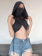 Kurzes Tanktop mit Kapuze und Bandana-Design